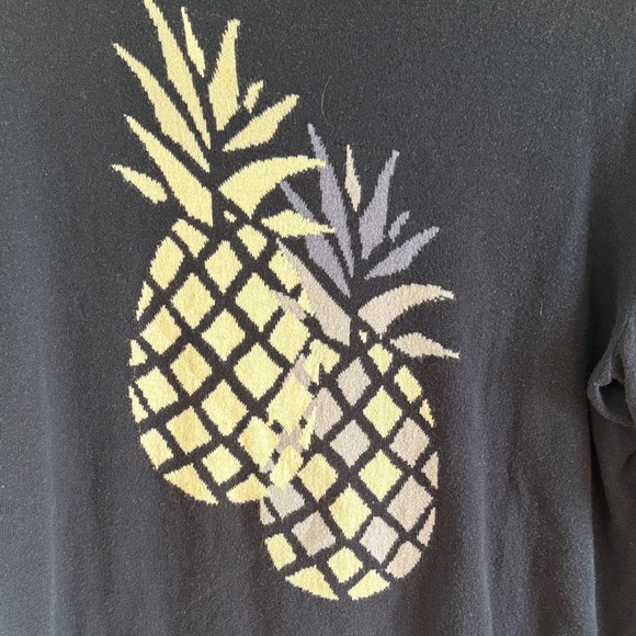 Chico's Navy Intarsia 3/4 Sleeve Pineapple Sweater Size 2 - Picture 2 of 7